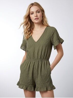 Molly Bracken Green Polkadot Textured V-Neck Tie-Back Short Sleeve Romper Small